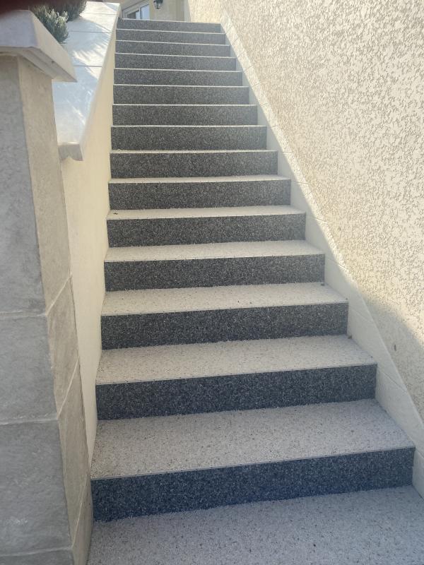 RESINE DE MARBRE ESCALIERS EXTERIEURS