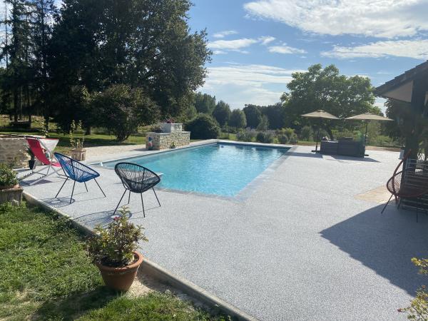 REHABILITATION D'UNE PISCINE ET DE SES PLAGES