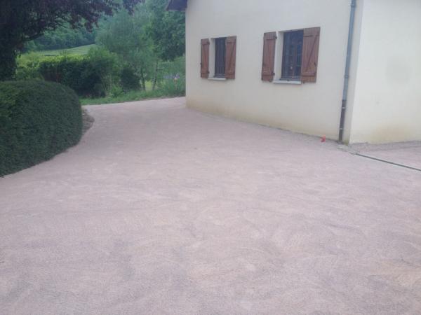REFECTION DE COUR EN SABLETTE ROSE
